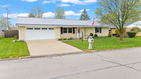 Photo of 1344 Oaktree Drive, Greenville, OH 45331 (MLS # 1044800)