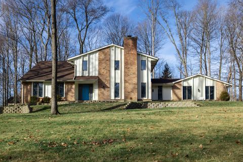 Photo of 239 Honey Jane Drive, Beavercreek, OH 45434 (MLS # 1043517)