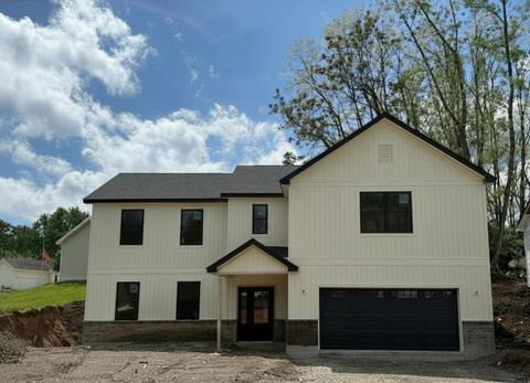 Photo of 1767 Northpoint Lane, Springfield, OH 45503 (MLS # 1045277)