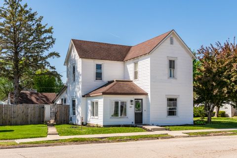 Photo of 207 W North Street, West Manchester, OH 45382 (MLS # 1045197)