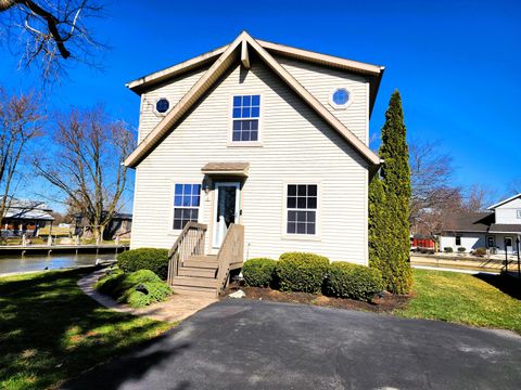 Photo of 6 Sunset Drive, Saint Marys, OH 45885 (MLS # 1044243)