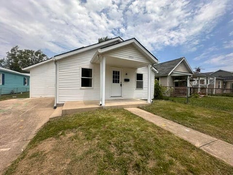 Photo of 1004 Willard Street, Washington Court House, OH 43160 (MLS # 1046808)