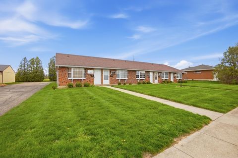 Photo of 1052 Cheyenne Avenue #1052, Springfield, OH 45503 (MLS # 1044755)