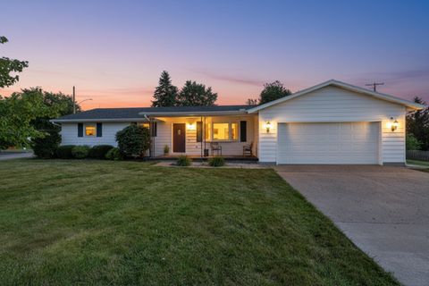 Photo of 105 E Main Street, Anna, OH 45302 (MLS # 1047013)
