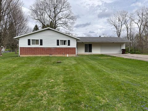 Photo of 2351 Carriage Hill Drive, Bellefontaine, OH 43311 (MLS # 1045042)