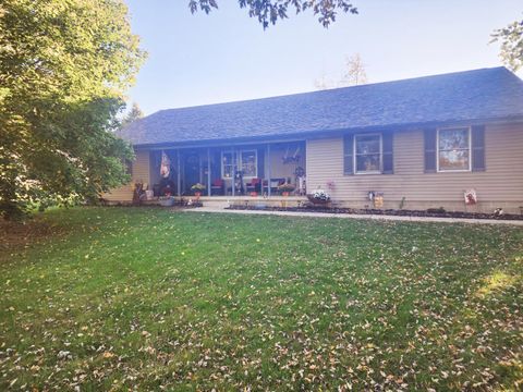 Photo of 572 S Main Street, De Graff, OH 43318 (MLS # 1042510)