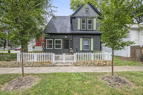 Photo of 425 W Franklin Street, Troy, OH 45373 (MLS # 1042831)
