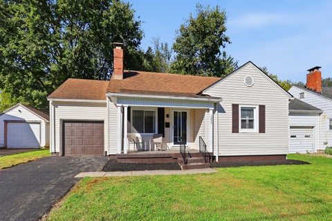 Photo of 1233 N Plum Street, Springfield, OH 45504 (MLS # 1048930)