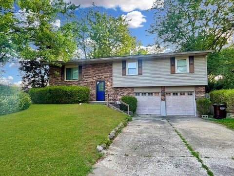 Photo of 4460 E Mohave Drive, Dayton, OH 45431 (MLS # 1046847)