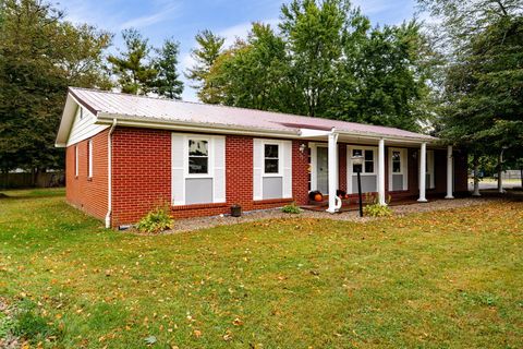 Photo of 75 Country Manor Drive, Washington Court House, OH 43160 (MLS # 1044209)