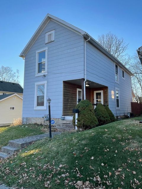 Photo of 137 N Stanley Street, Bellefontaine, OH 43311 (MLS # 1042668)