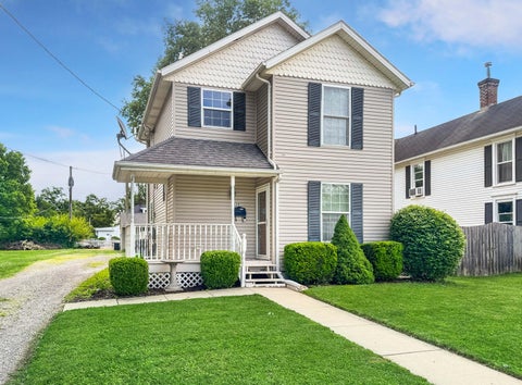 Photo of 639 S Walnut Street, Urbana, OH 43078 (MLS # 1046146)