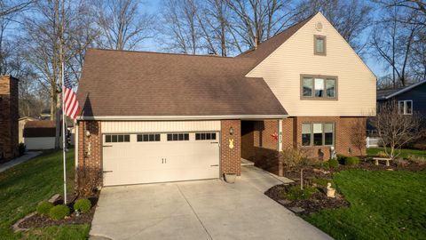 Photo of 813 Magnolia Street, Saint Marys, OH 45885 (MLS # 1044564)