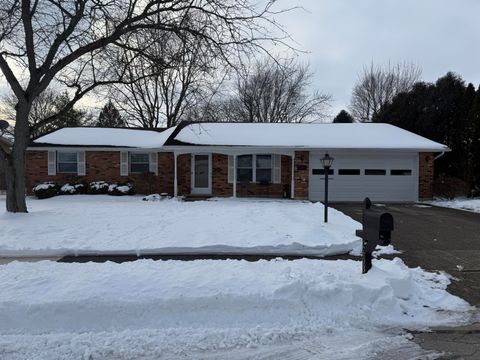 Photo of 2403 Armstrong Drive, Sidney, OH 45365 (MLS # 1043614)