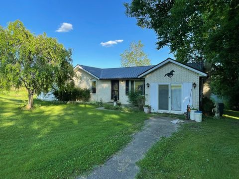 Photo of 124 Old Mill Road, Springfield, OH 45506 (MLS # 1040539)