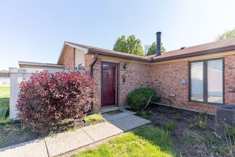 Photo of 1238 Hollowbrook Drive, Dayton, OH 45458 (MLS # 1045185)