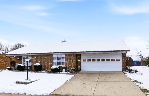 Photo of 1149 Foxboro Road, Springfield, OH 45503 (MLS # 1042873)