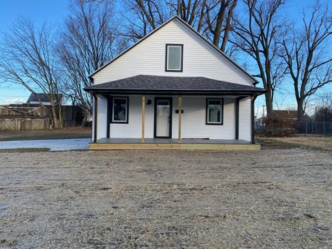 Photo of 2000 Springmont Avenue, Springfield, OH 45506 (MLS # 1043959)