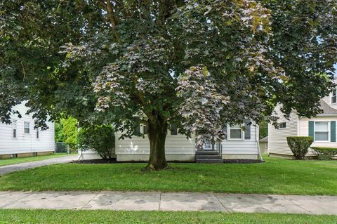 Photo of 1243 N Plum Street, Springfield, OH 45504 (MLS # 1045493)