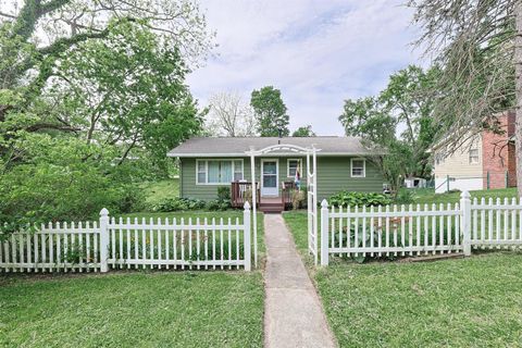 Photo of 3101 W Columbia Street, Springfield, OH 45504 (MLS # 1045646)