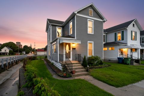 Photo of 402 Franklin Avenue, Sidney, OH 45365 (MLS # 1045913)