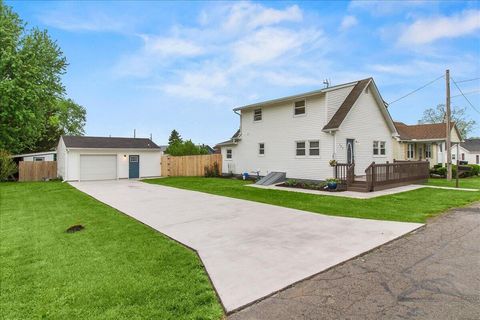 Photo of 132 Richard Avenue, Bellefontaine, OH 43311 (MLS # 1045329)