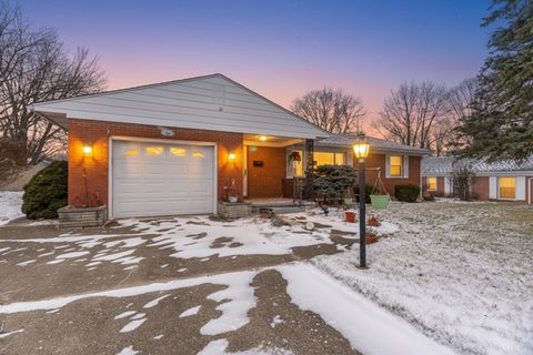 Photo of 308 E Lyndhurst Street, Sidney, OH 45365 (MLS # 1043296)