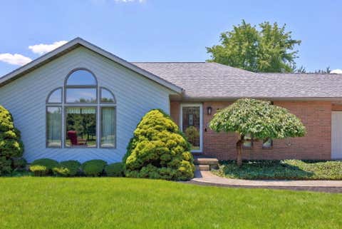 Photo of 1401 James Drive, Celina, OH 45822 (MLS # 1046634)