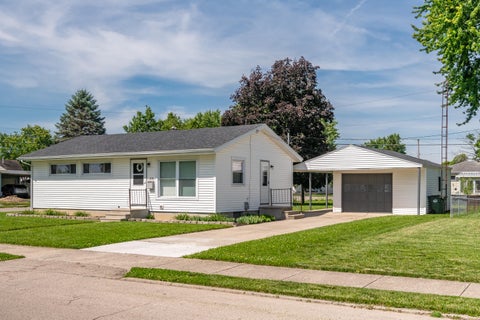 Photo of 810 Meadow Lane, Troy, OH 45373 (MLS # 1046147)