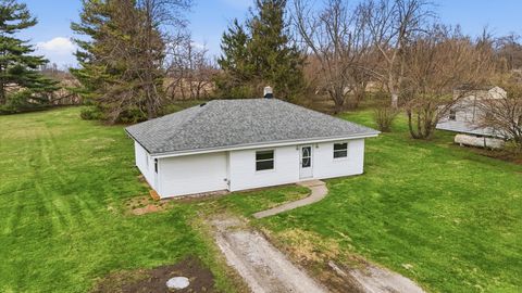 Photo of 1166 W Sparrow Road, Springfield, OH 45502 (MLS # 1044549)