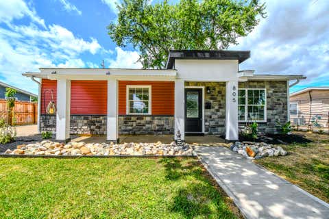 Photo of 805 Brookfield Drive, New Carlisle, OH 45344 (MLS # 1046498)