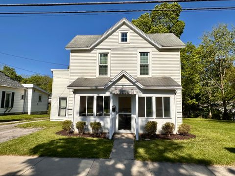 Photo of 221 N Hayes Street, Bellefontaine, OH 43311 (MLS # 1045593)