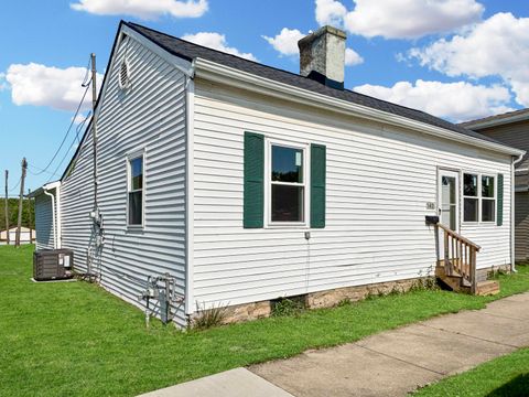 Photo of 142 N Washington Street, New Paris, OH 45347 (MLS # 1045721)