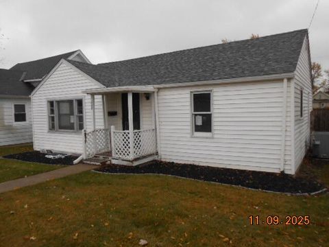 Photo of 808 W Logan Street, Celina, OH 45822 (MLS # 1042793)