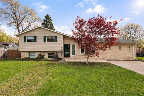 Photo of 448 Ontario Avenue, Bellefontaine, OH 43311 (MLS # 1045046)
