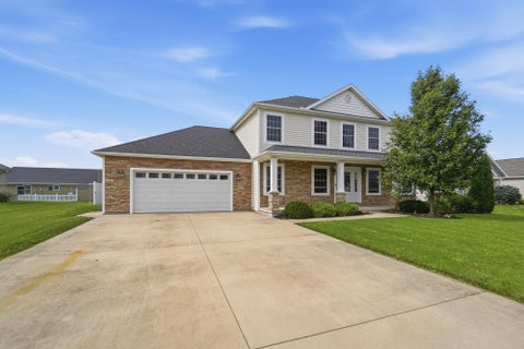 Photo of 1715 Wildwood Court, Wapakoneta, OH 45895 (MLS # 1048795)
