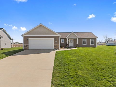 Photo of 1706 Applejack Drive, Wapakoneta, OH 45895 (MLS # 1044863)