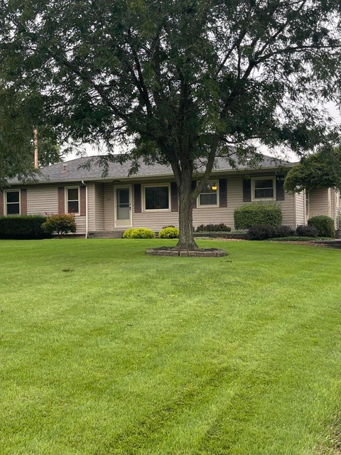 Photo of 808 Kelley Drive, Wapakoneta, OH 45895 (MLS # 1048622)