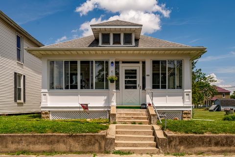 Photo of 608 S Main Street, Washington Court House, OH 43160 (MLS # 1045780)