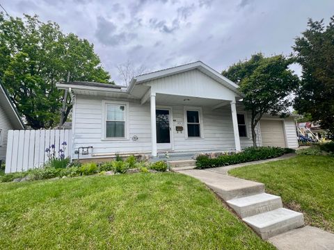 Photo of 143 N Stanley Street, Bellefontaine, OH 43311 (MLS # 1045550)