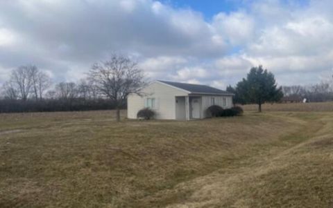 Photo of 2639 Anita Drive, Springfield, OH 45504 (MLS # 1042719)