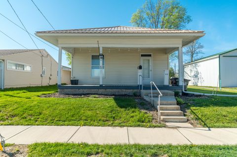 Photo of 313 E Oakwood Street, Bradford, OH 45308 (MLS # 1045271)