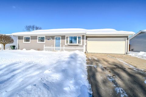 Photo of 229 W Ross Street, Troy, OH 45373 (MLS # 1043550)