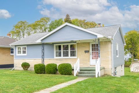 Photo of 640 S Madriver Street, Bellefontaine, OH 43311 (MLS # 1042542)