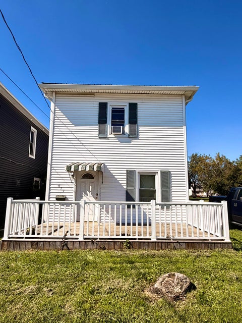 Photo of 617 N Main Street, Lima, OH 45801 (MLS # 1048805)