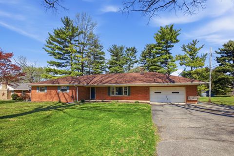 Photo of 814 Wellington Drive, Springfield, OH 45506 (MLS # 1044858)