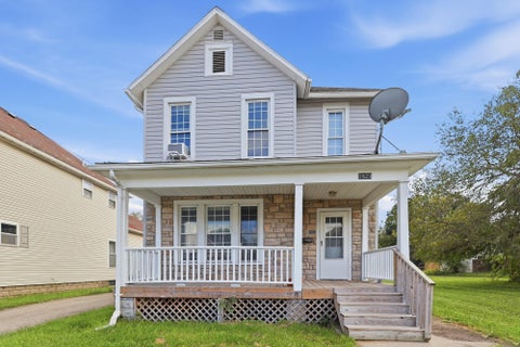 Photo of 1823 Edwards Avenue, Springfield, OH 45503 (MLS # 1048715)