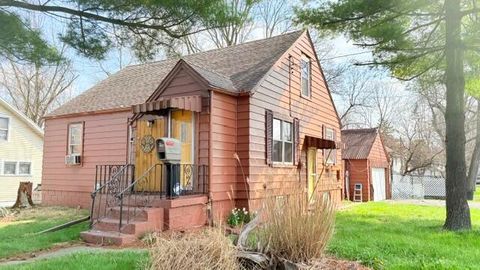 Photo of 452 N Bechtle Avenue, Springfield, OH 45504 (MLS # 1044995)