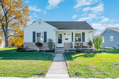 Photo of 9 E Silver Street, Wapakoneta, OH 45895 (MLS # 1042385)