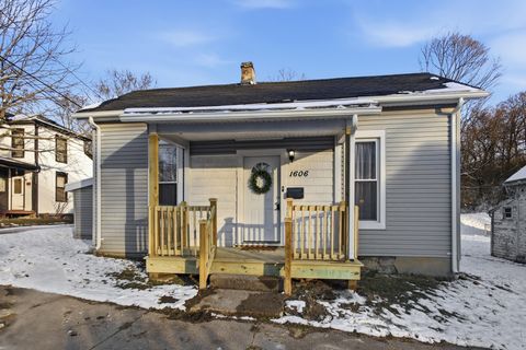 Photo of 1606 Karr Street, Springfield, OH 45503 (MLS # 1042847)